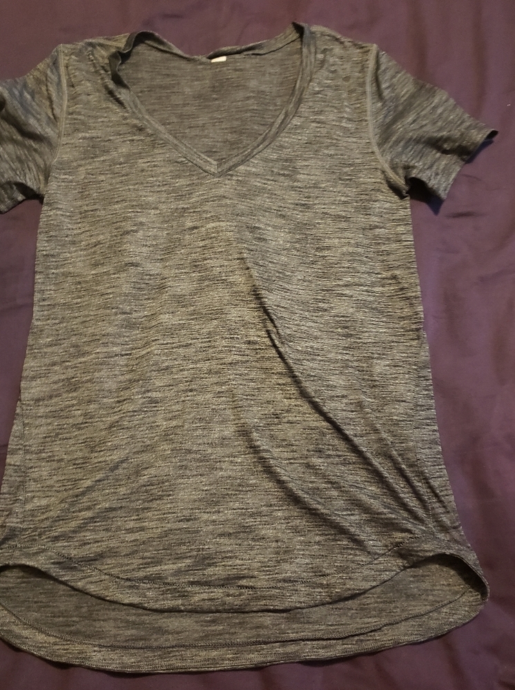 Lululemon V-Neck Tee Gray